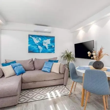 With Parking Space - 22308 Apartman *