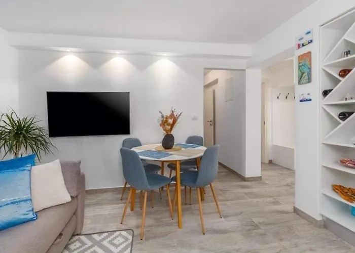 With Parking Space - 22308 Daire Pula