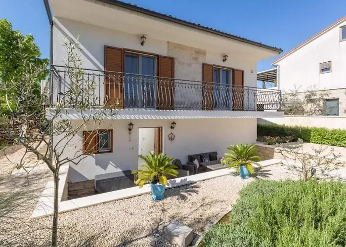 Daire With Parking Space - 22308 Pula
